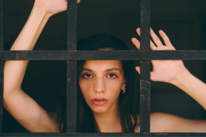 Emotional Detachment vs Emotional Boundaries