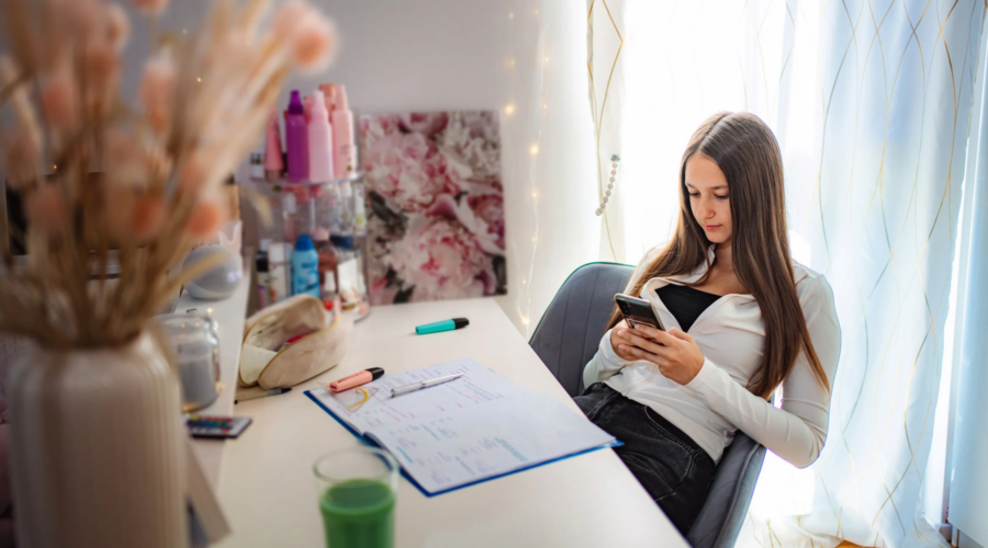 Why You Procrastinate Even When You Want to Be Productive